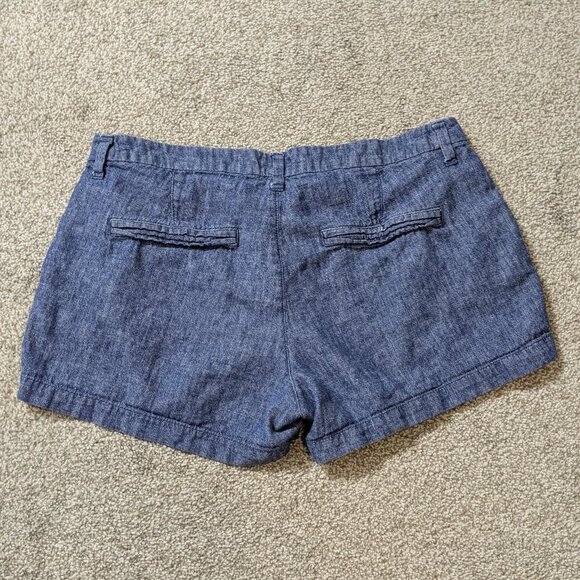 OLD NAVY Blue Linen Blend Mid-Rise Chambray Shorts; Size 6 - Picture 2 of 4